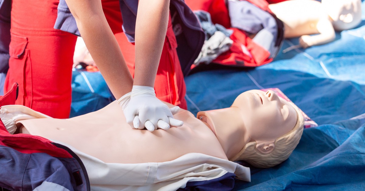 Learning CPR on dummy